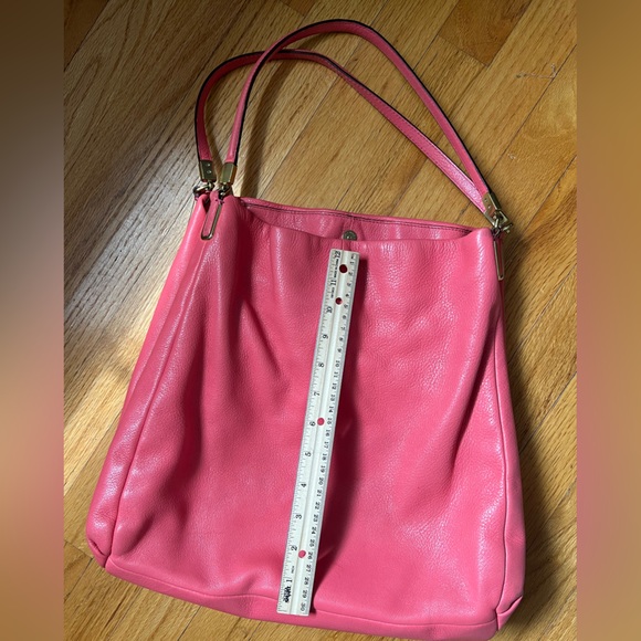 Coach shoulder tote - Picture 7 of 10